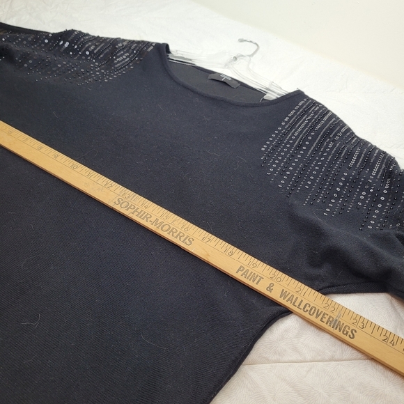 Tahari T crew neck black sweater sequin detail raglan sleeve mob wife cozy NWT M - Picture 6 of 12